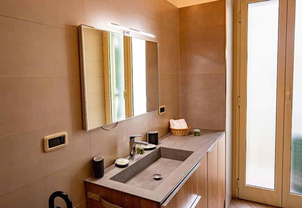 Dimora Al Colosseo, 2 Bedrooms Roma Dış mekan fotoğraf