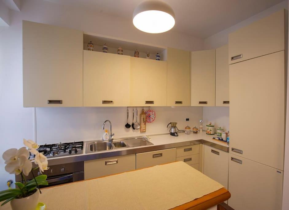 Dimora Al Colosseo, 2 Bedrooms Roma Dış mekan fotoğraf